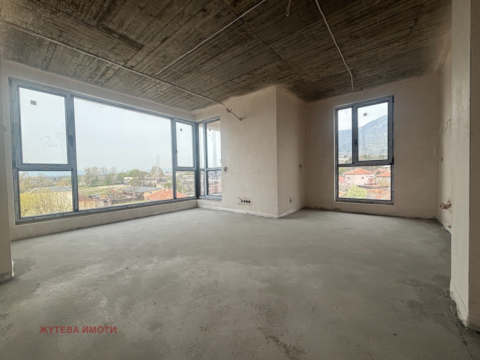 Продава 3-СТАЕН, гр. Карлово, област Пловдив