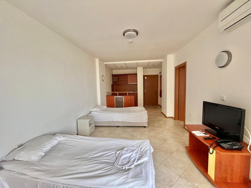 Продава  2-стаен област Бургас , к.к. Слънчев бряг , 71 кв.м | 63945637 - изображение [2]