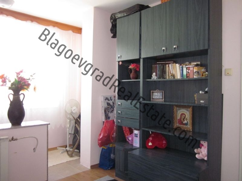 Продава МНОГОСТАЕН, гр. Благоевград, Орлова чука, снимка 17 - Апартаменти - 55848018