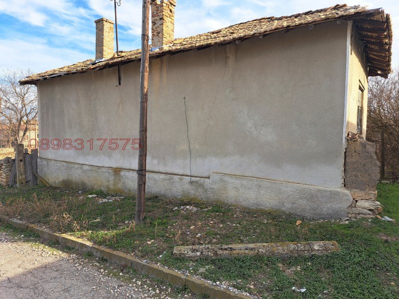 Продава КЪЩА, гр. Шумен, Макак, снимка 2 - Къщи - 52786150