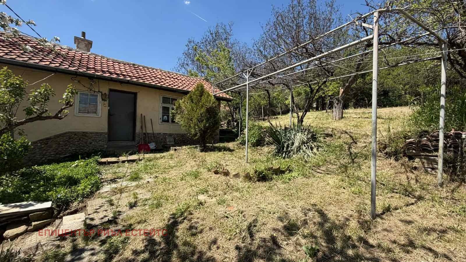Продава КЪЩА, с. Борнарево, област Перник, снимка 3 - Къщи - 54381666