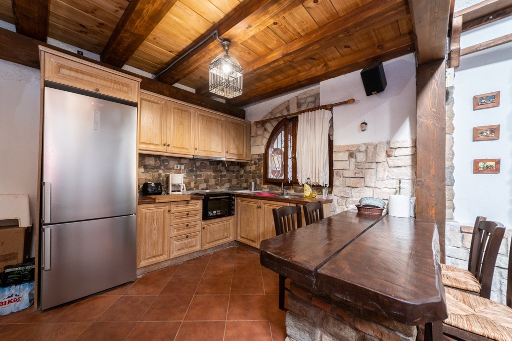 Продава КЪЩА, гр. Велико Търново, Център, снимка 6 - Къщи - 55120880