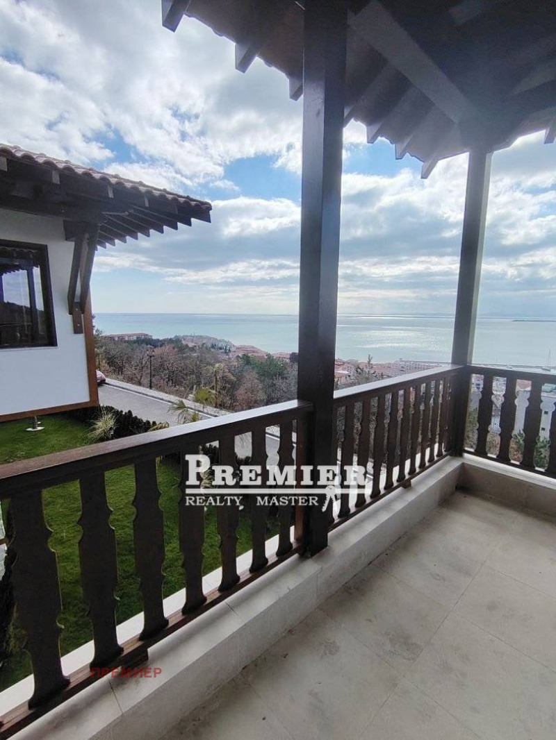 Продава КЪЩА в област Бургас, гр. Приморско - 121 кв.м / 437 040 € » 854 775.94 лв., ПРЕМИЕР