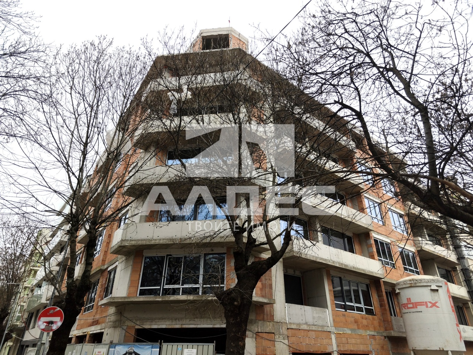 Продава МНОГОСТАЕН, гр. София, Банишора, снимка 2 - Апартаменти - 53874654