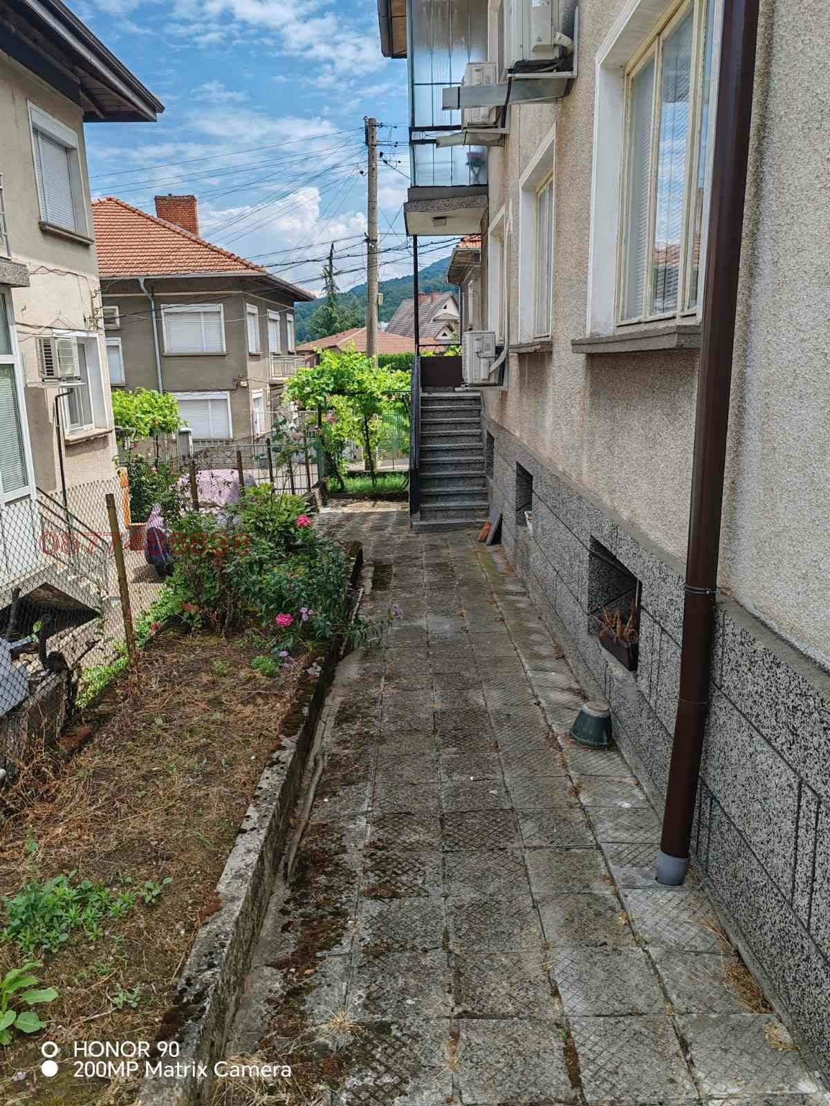 Продава КЪЩА, гр. Троян, област Ловеч, снимка 7 - Къщи - 55769229