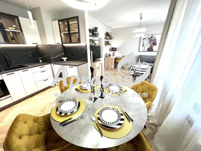 Продава  3-стаен град Пловдив , Христо Смирненски , 97 кв.м | 99721020 - изображение [3]