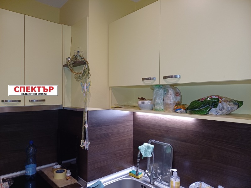 Продава 3-СТАЕН, гр. Перник, Изток, снимка 2 - Aпартаменти - 47427697