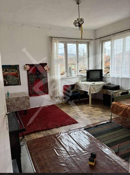 Продава КЪЩА, с. Лозарево, област Бургас