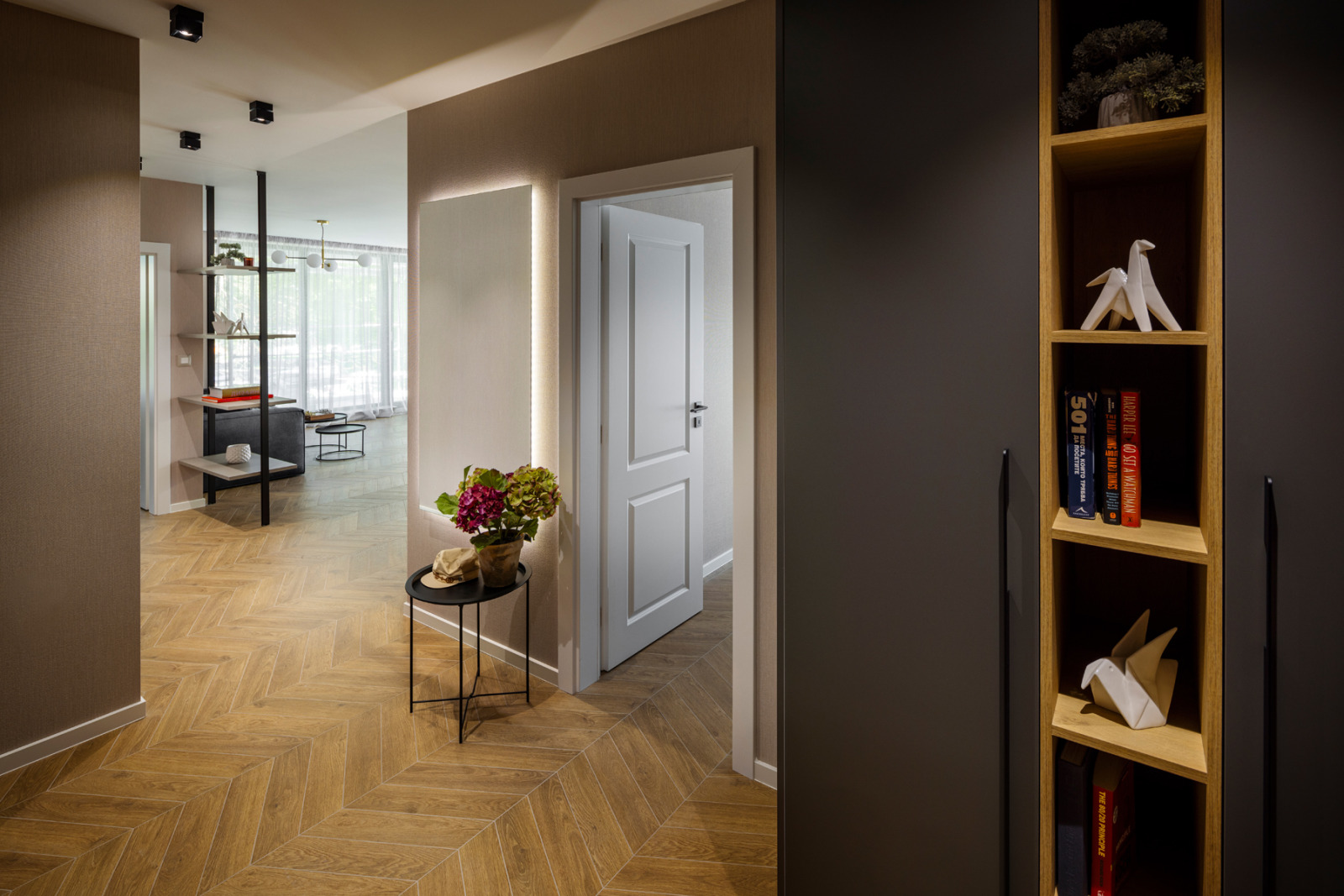 Продава 2-СТАЕН, гр. Пловдив, Кършияка, снимка 2 - Апартаменти - 45296306