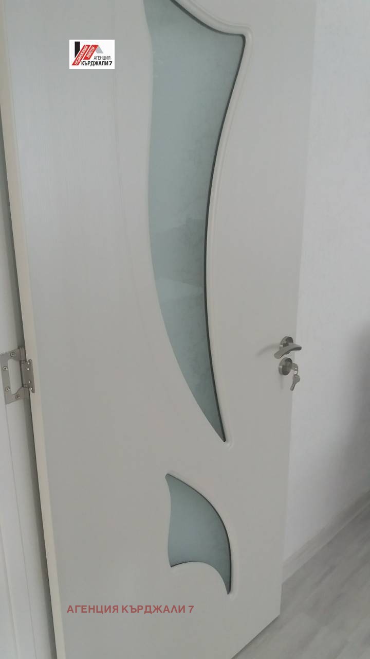 Продава 3-СТАЕН, гр. Кърджали, Възрожденци, снимка 12 - Апартаменти - 54773607
