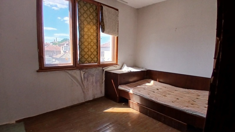 Na prodej  Podlaha domu oblast Shumen , Novi pazar , 168 m2 | 90989651 - obraz [9]