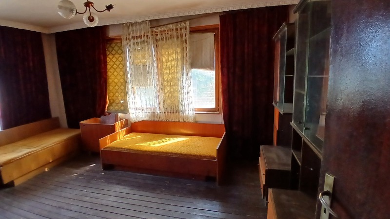 Na prodej  Podlaha domu oblast Shumen , Novi pazar , 168 m2 | 90989651 - obraz [2]
