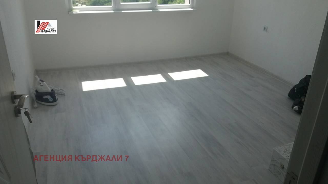 Продава 3-СТАЕН, гр. Кърджали, Възрожденци, снимка 10 - Апартаменти - 54773607