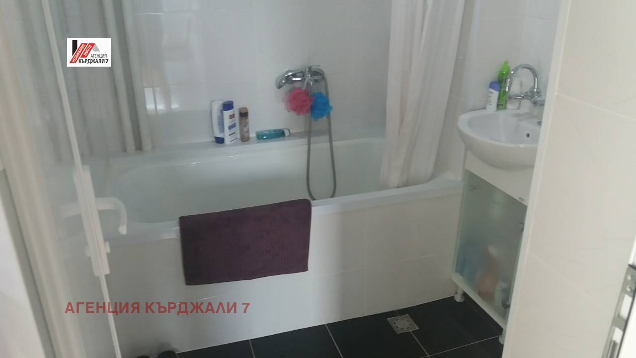 Продава 3-СТАЕН, гр. Кърджали, Възрожденци, снимка 13 - Апартаменти - 54773607