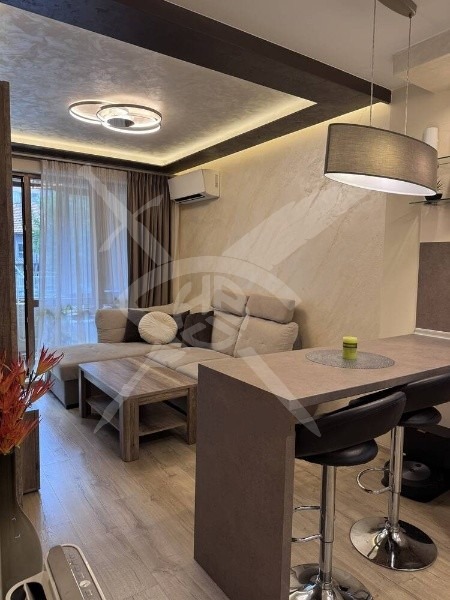 Продава 2-СТАЕН, гр. Бургас, Лазур, снимка 2 - Апартаменти - 53874143