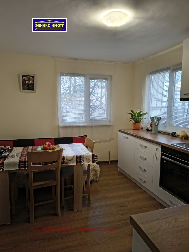 Продава КЪЩА, с. Коняво, област Кюстендил, снимка 6 - Къщи - 52638342