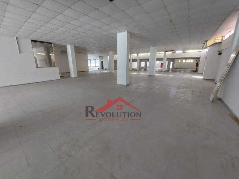 Продава ПРОМ. ПОМЕЩЕНИЕ в град Кърджали, Възрожденци - 850 кв.м / 300 000 € » 586 749.00 лв., РЕВОЛЮЦИЯ НЕДВИЖИМИ ИМОТИ 2022