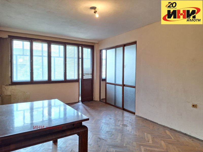In vendita  3 camere da letto Ruse , Tsentar , 170 mq | 99994041