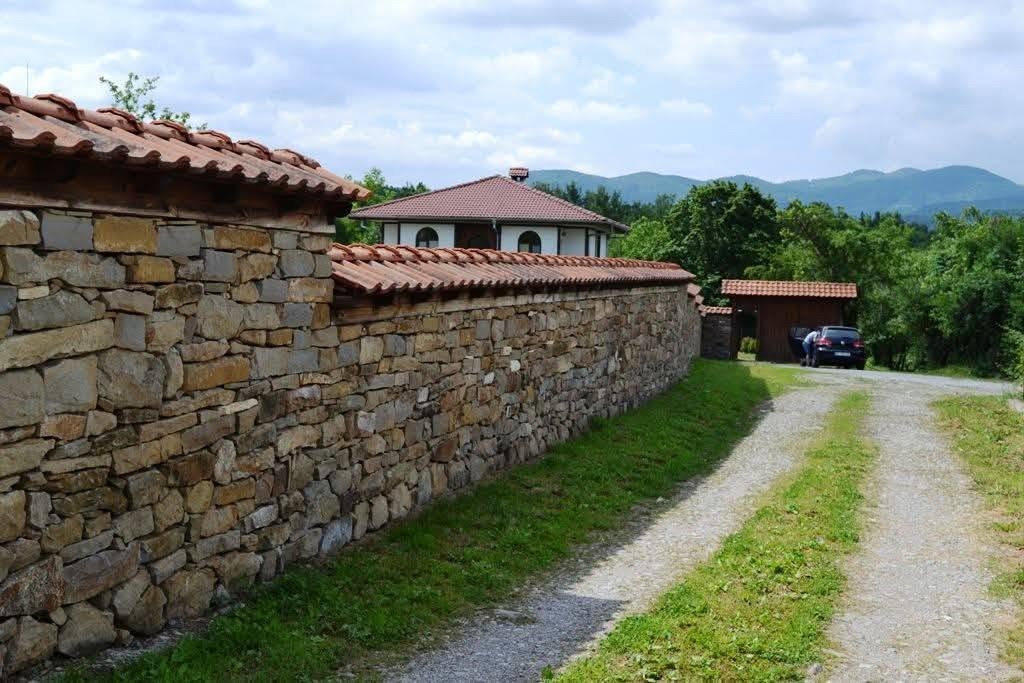 Продава КЪЩА, гр. Елена, област Велико Търново, снимка 2 - Къщи - 55042798