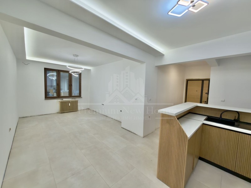 Продава 3-СТАЕН, гр. София, Център, снимка 4 - Апартаменти - 52580188