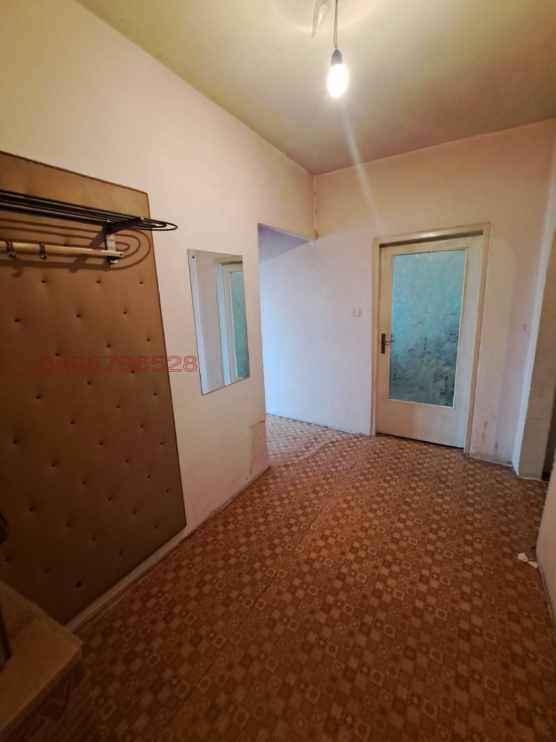 Продава 4-СТАЕН, гр. Перник, Изток, снимка 2 - Апартаменти - 52782298