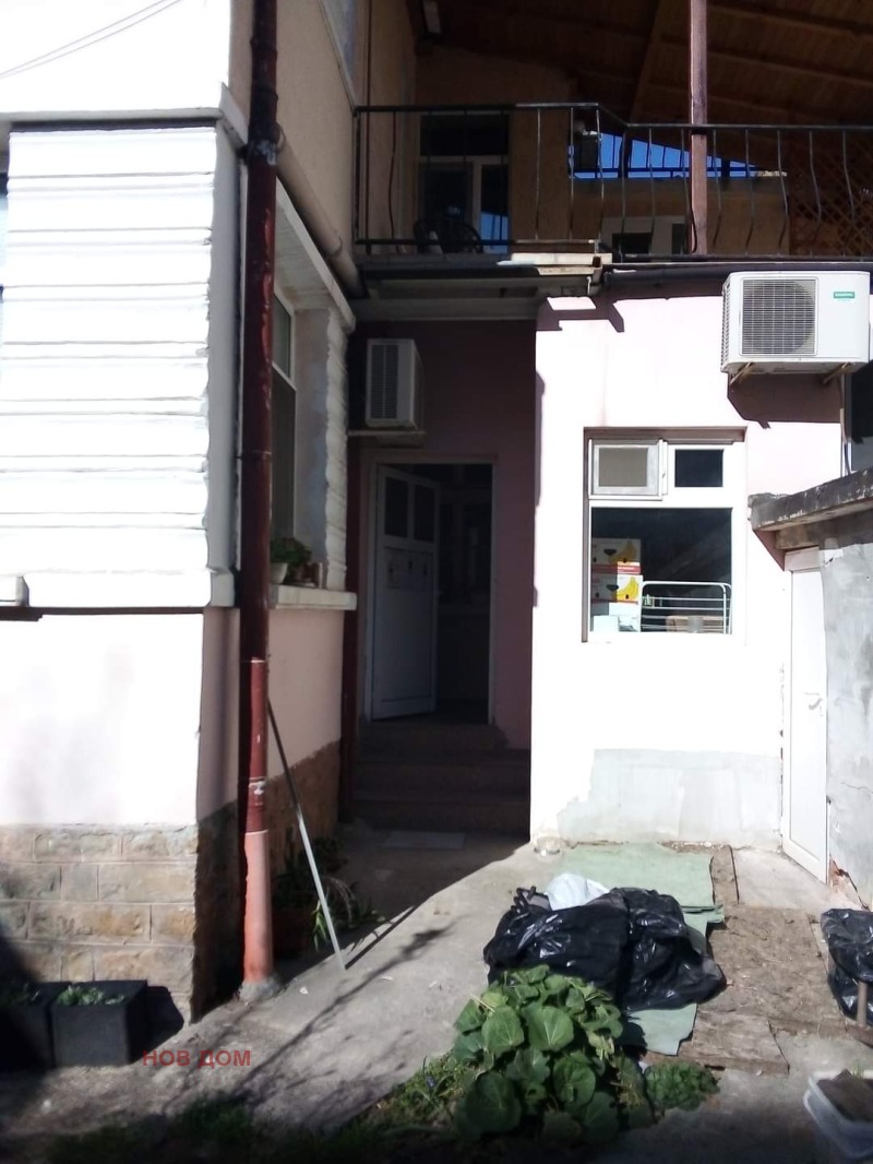 Продава ЕТАЖ ОТ КЪЩА, гр. Враца, Център, снимка 2 - Етаж от къща - 52430024