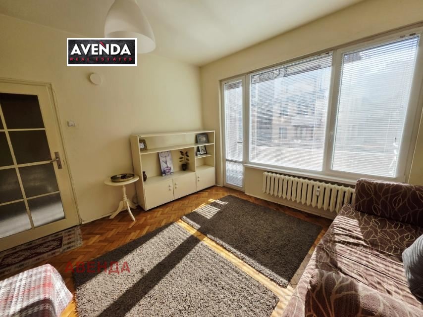 Продава 1-СТАЕН, гр. София, Център, снимка 2 - Апартаменти - 53767807