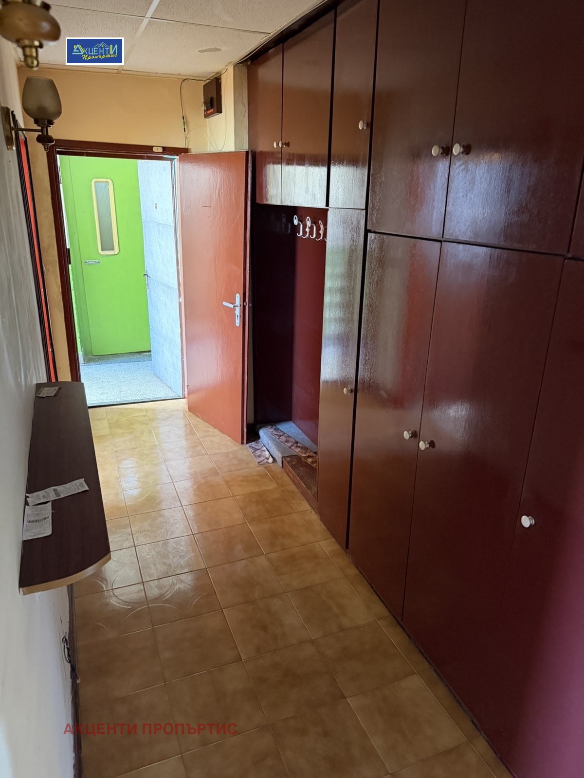Продава 2-СТАЕН, гр. Велико Търново, Колю Фичето, снимка 2 - Апартаменти - 55359411