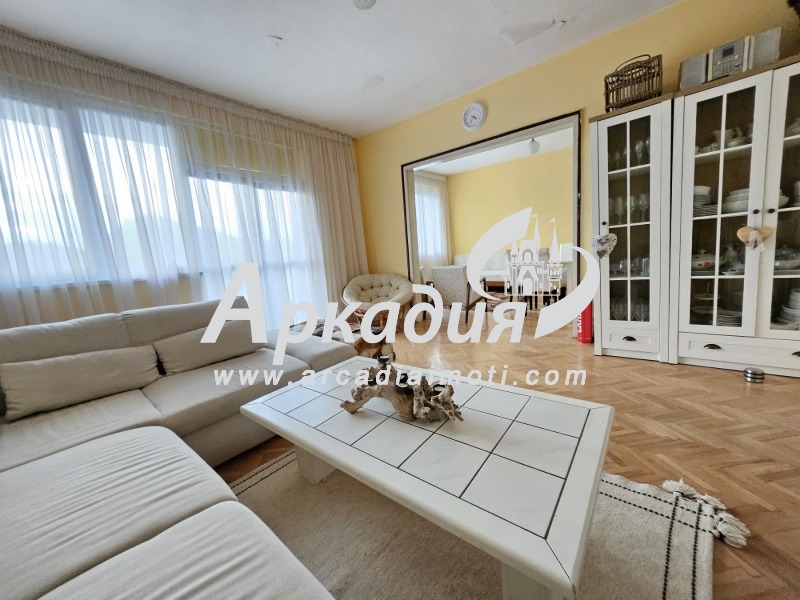 De vânzare  2 dormitoare Plovdiv , Țentâr , 120 mp | 34878755