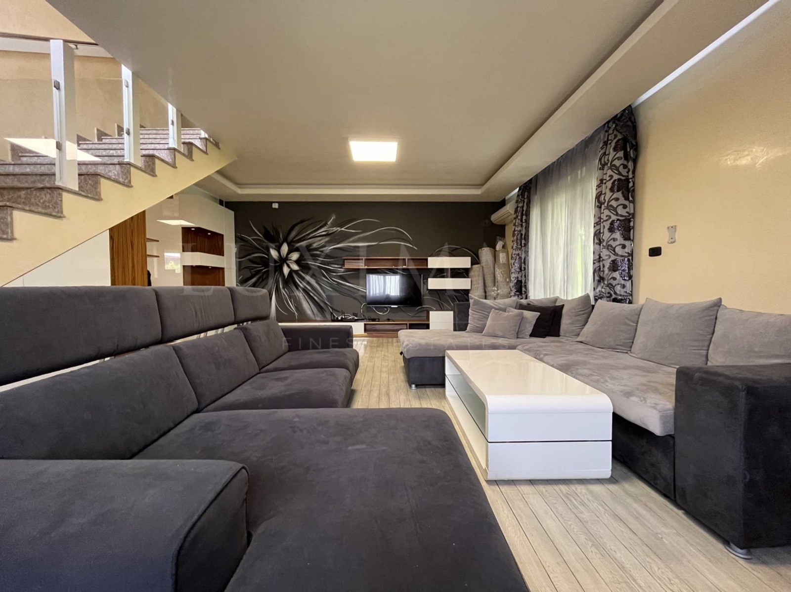 Продава 4-СТАЕН, гр. София, Витоша, снимка 2 - Апартаменти - 55199587