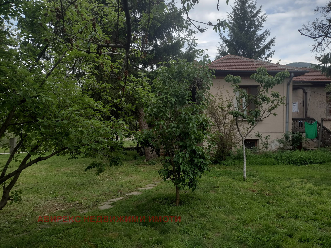 Продава КЪЩА, с. Тополово, област Пловдив, снимка 2 - Къщи - 55568453