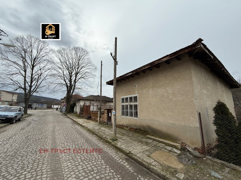 Продава КЪЩА в област Пазарджик, с. Поибрене - 77 кв.м / 29 600 € » 57 892.57 лв., ЕН-ТРЪСТ ЕСТЕЙТС
