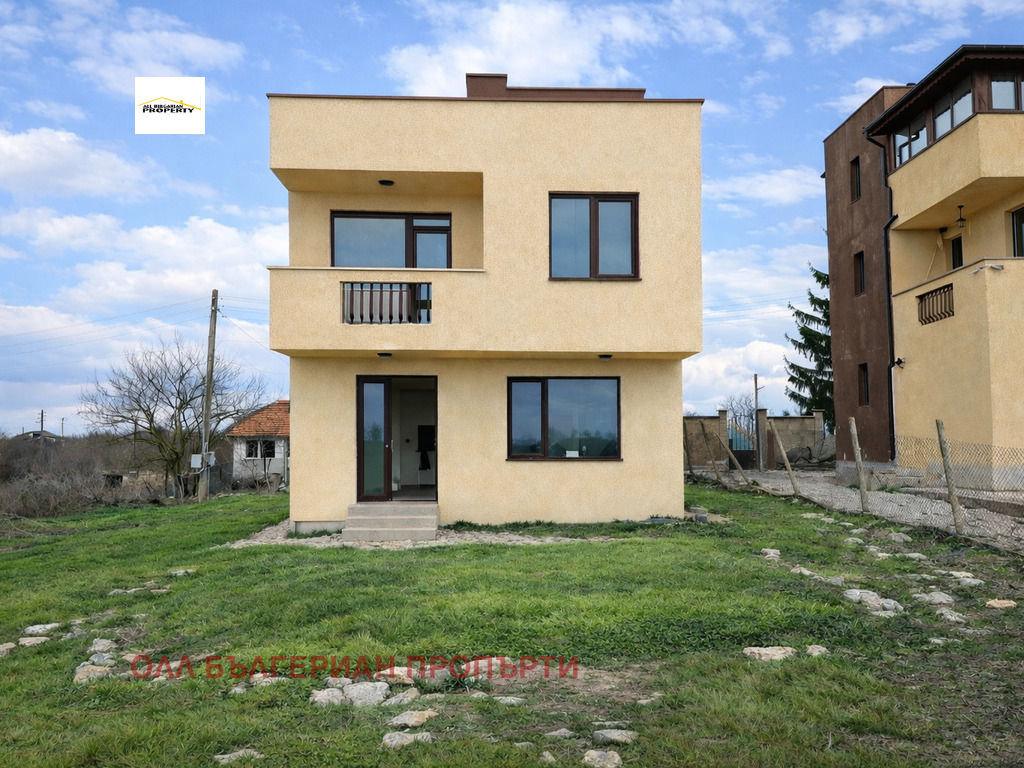 Продава КЪЩА, с. Полковник Свещарово, област Добрич