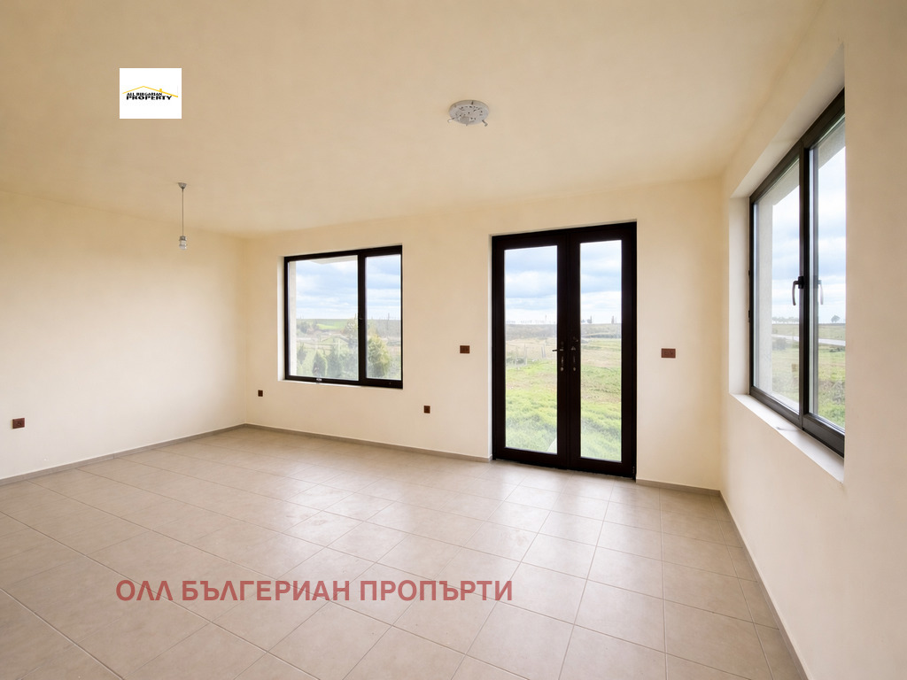 Продава КЪЩА, с. Полковник Свещарово, област Добрич, снимка 3 - Къщи - 53560663