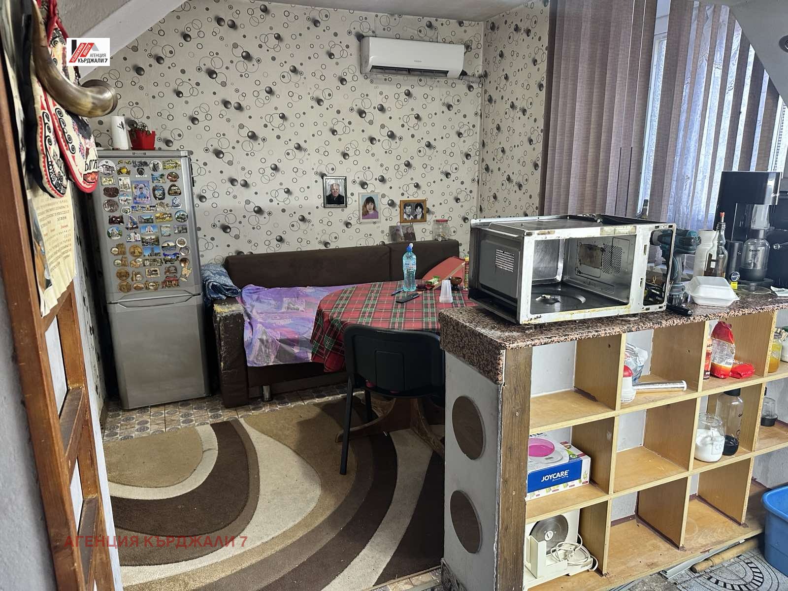 Продава МНОГОСТАЕН, гр. Кърджали, Веселчане, снимка 10 - Апартаменти - 54326681