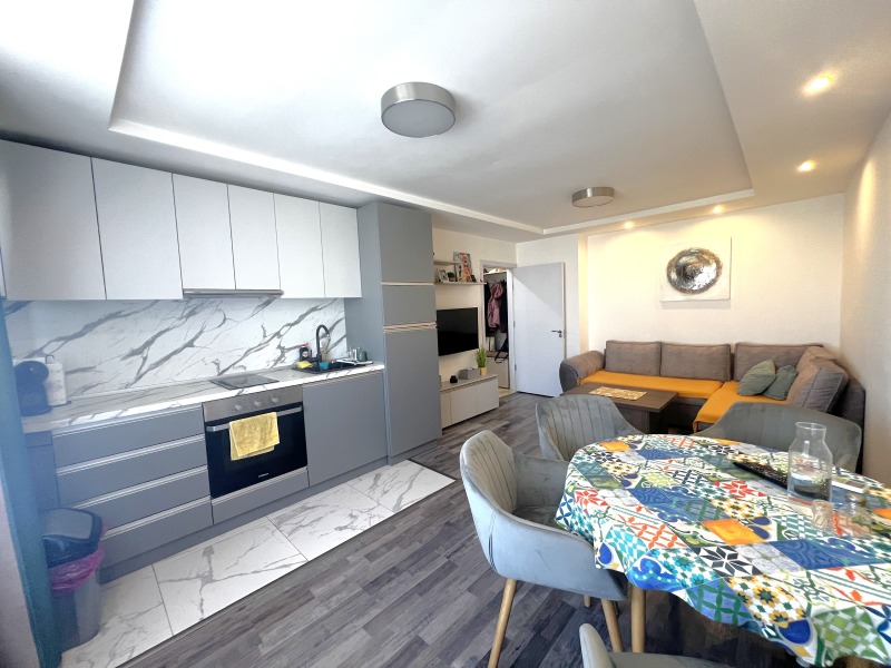 Продава  2-стаен град София , Надежда 1 , 42 кв.м | 26457877