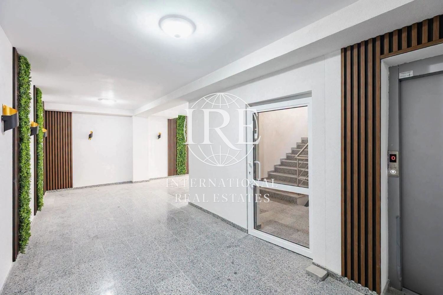 Продава 2-СТАЕН, гр. Варна, Център, снимка 3 - Апартаменти - 55901276