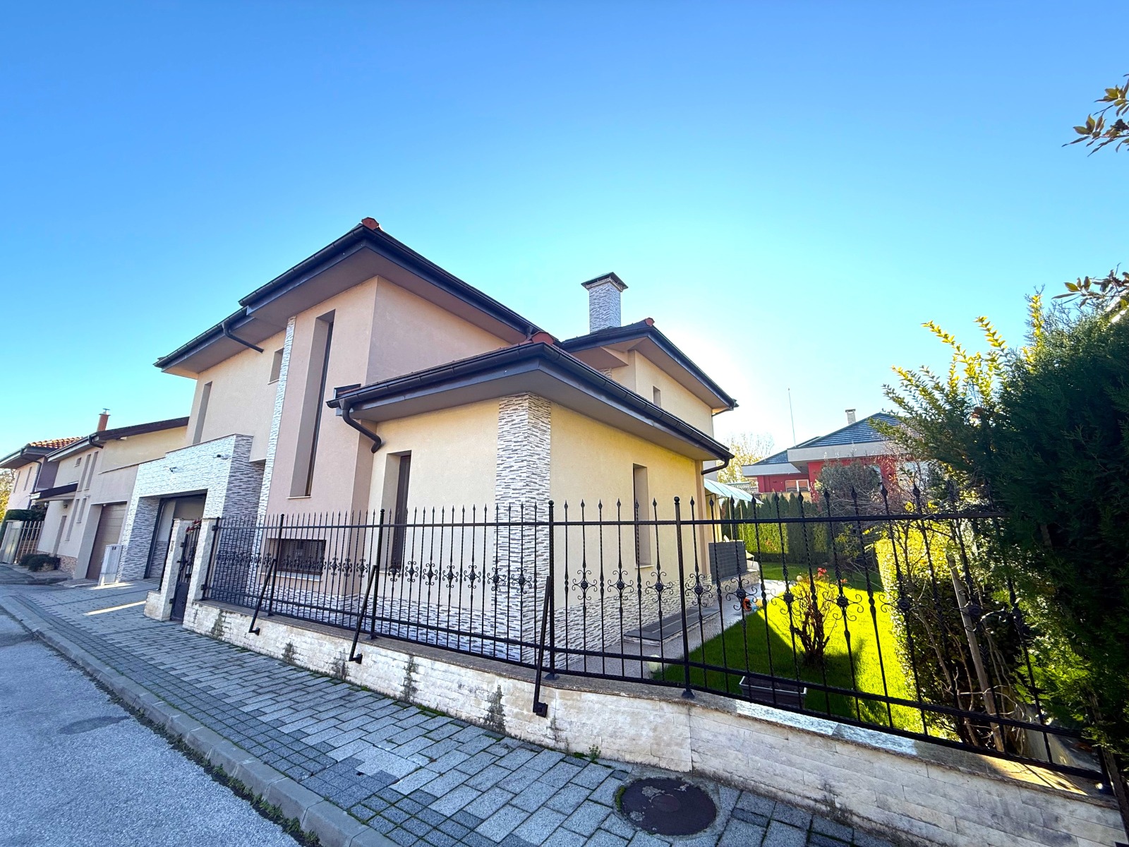 Продава КЪЩА, гр. Пловдив, Прослав, снимка 2 - Къщи - 55292880