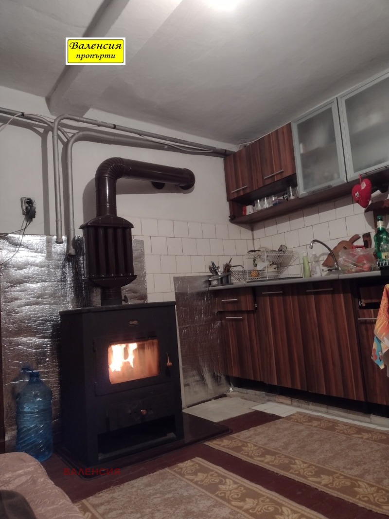 Продава КЪЩА в област Враца, с. Галатин - 66 кв.м / 25 564.59 € » 50 000 лв., ВАЛЕНСИЯ