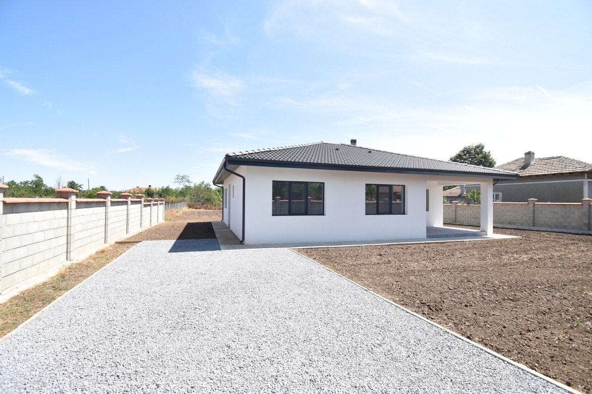 Продава КЪЩА, гр. Балчик, област Добрич, снимка 2 - Къщи - 52941668