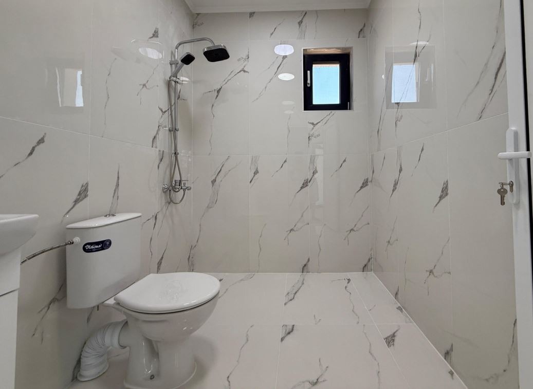 Продава КЪЩА, гр. Балчик, област Добрич, снимка 5 - Къщи - 52941668