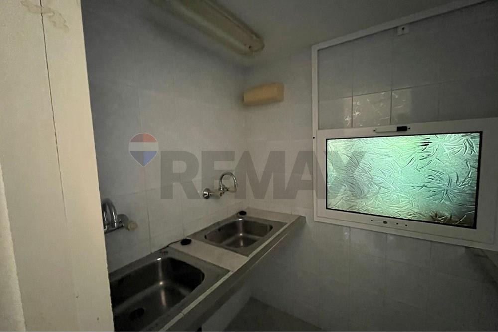 Продава ЗАВЕДЕНИЕ, гр. Нови пазар, област Шумен, снимка 14 - Заведения - 55032955