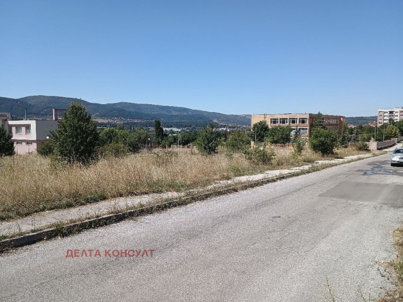 In vendita  Complotto Pernik , Teva , 2364 mq | 10899414