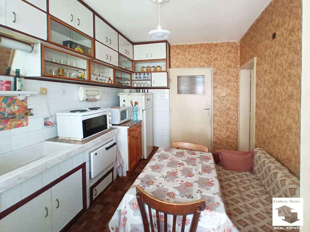 Продава МНОГОСТАЕН, гр. Велико Търново, Център, снимка 7 - Апартаменти - 54500600