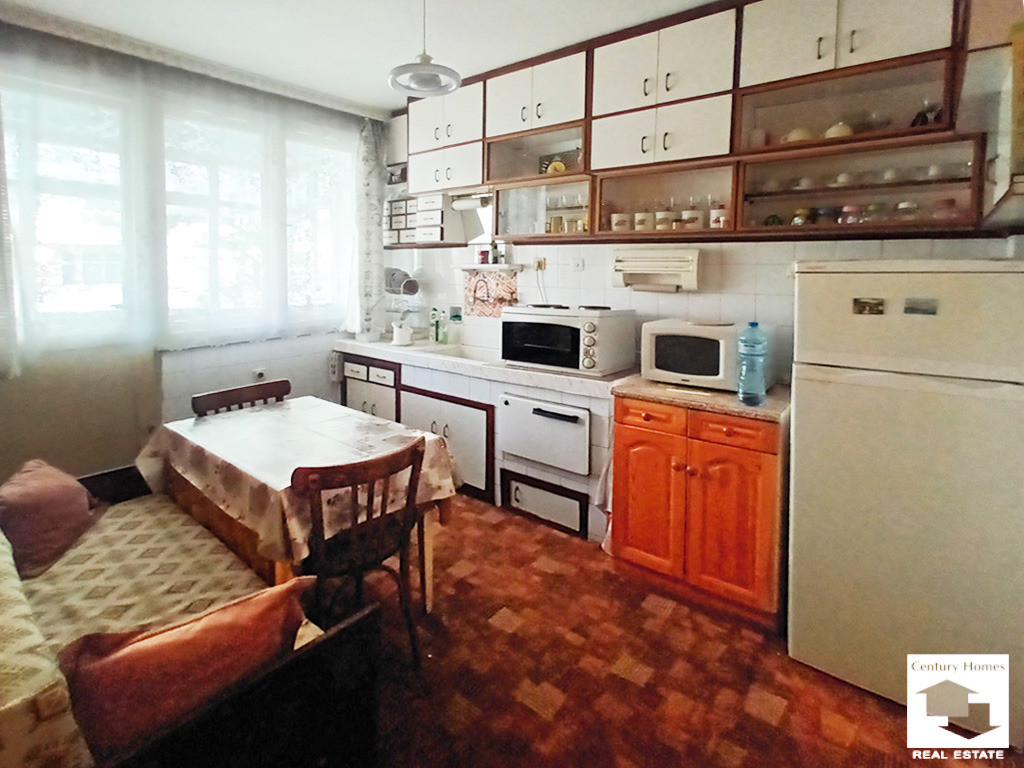 Продава МНОГОСТАЕН, гр. Велико Търново, Център, снимка 8 - Апартаменти - 54500600
