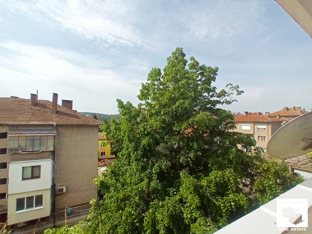 Продава МНОГОСТАЕН, гр. Велико Търново, Център, снимка 16 - Апартаменти - 54500600