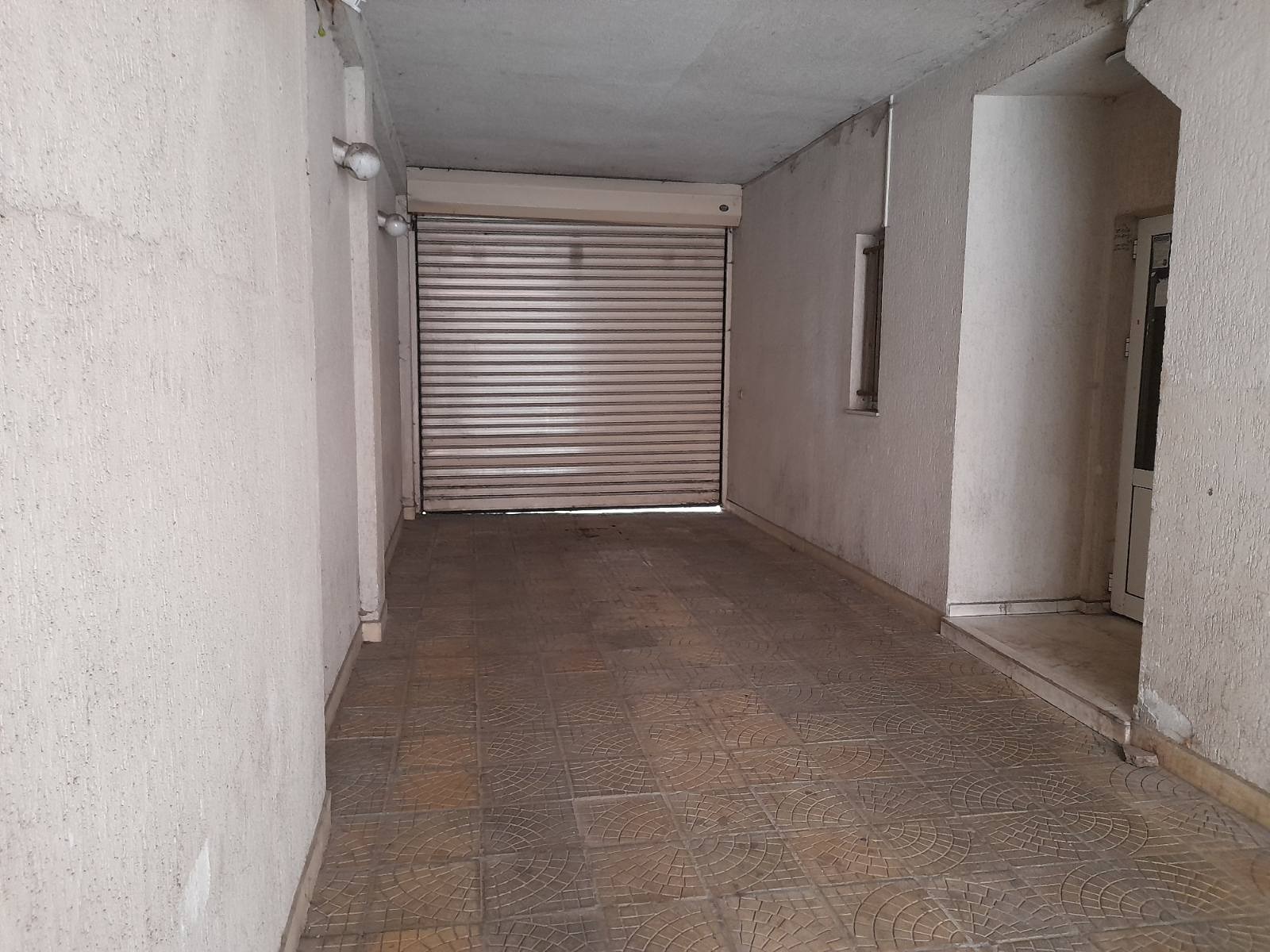 Продава ГАРАЖ, ПАРКОМЯСТО, гр. София, Оборище, снимка 5 - Гаражи и паркоместа - 56166652
