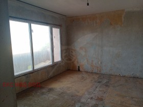 1 quarto Chichmanci, região Plovdiv