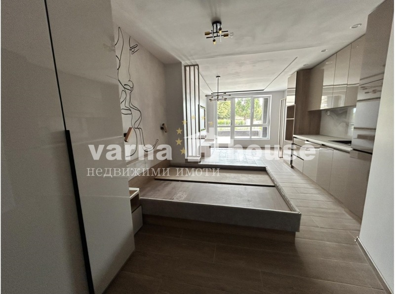 Till salu  Studio Varna , m-t Alen mak , 40 kvm | 41553408 - bild [4]