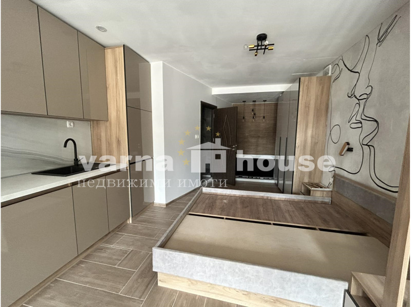 Till salu  Studio Varna , m-t Alen mak , 40 kvm | 41553408 - bild [2]